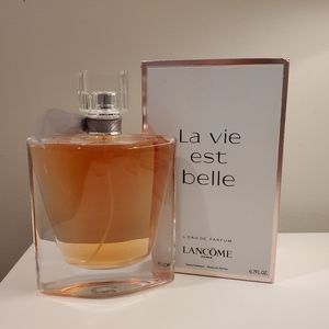 La vie est Belle perfume 6.7oz